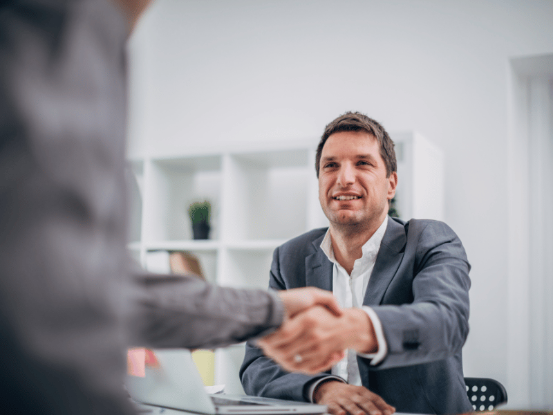 L'int&eacute;rim constitue une &eacute;tape vers le retour &agrave; un emploi durable