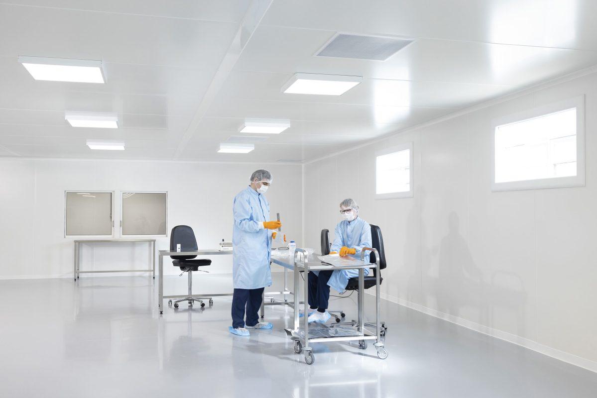 sous traitance plasturgie en salle blanche